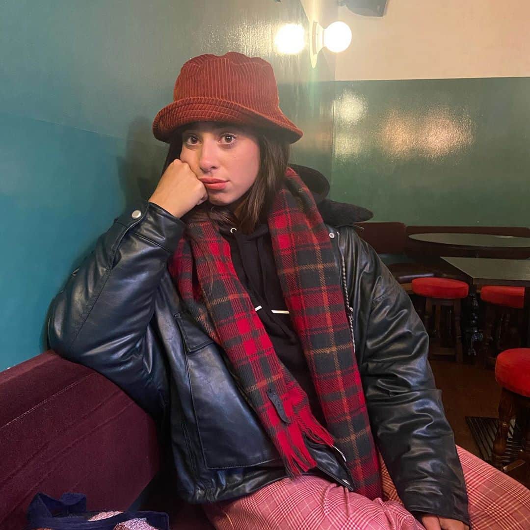 フォクシーズのインスタグラム：「Layers 🥵」