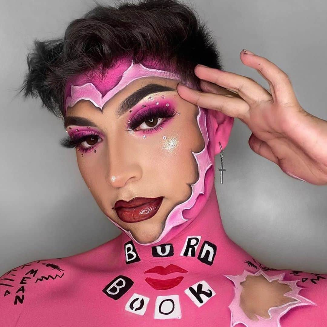 Jeffree Star Cosmeticsさんのインスタグラム写真 - (Jeffree Star CosmeticsInstagram)「So FETCH 💕 @beat.by.cristian created this 'Mean Girls’ look using our #JAWBREAKER & #BLOODSUGAR eyeshadow palettes 🌟 #jeffreestarcosmetics」10月4日 6時05分 - jeffreestarcosmetics