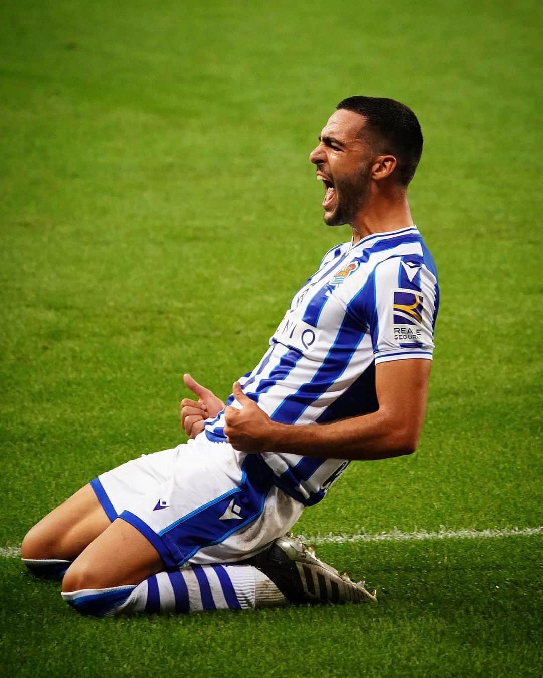 ミケル・メリノのインスタグラム：「Grandísimo partido de todo el equipo! 3-0 y sensaciones buenísimas antes del parón de selecciones! Seguimos mejorando, a por más! 📈⚽️💪🏽」