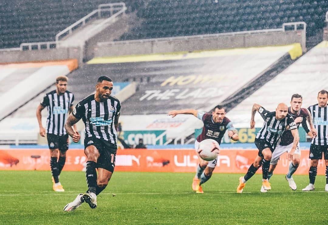 カラム・ウィルソンさんのインスタグラム写真 - (カラム・ウィルソンInstagram)「Boys were unreal tonight🔥 Nice 3 points plus couple goals 🙌🏾」10月4日 6時33分 - callumwilson