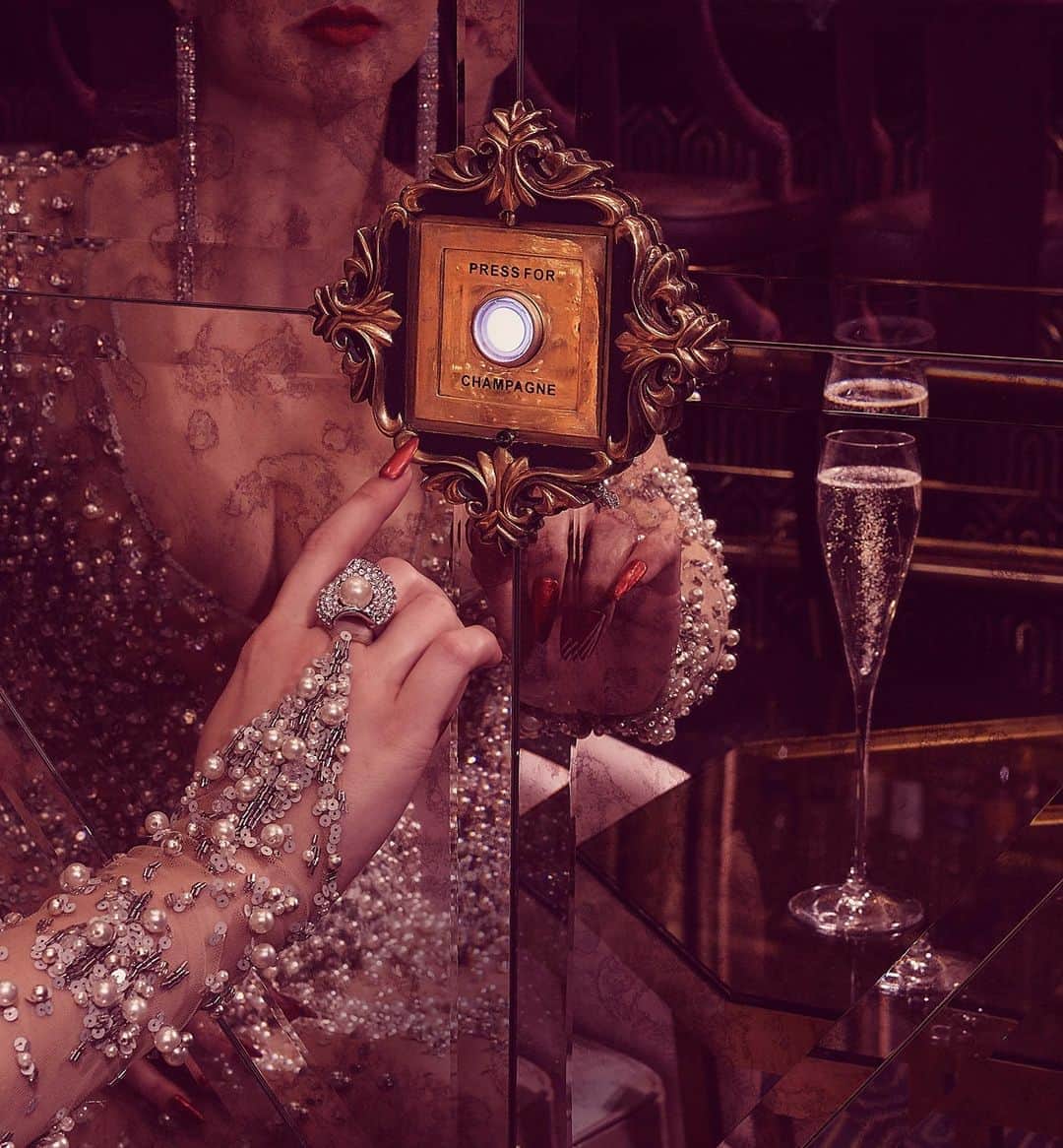 The Venetian Las Vegasさんのインスタグラム写真 - (The Venetian Las VegasInstagram)「Champagne answers the call at @rosinabar. #vegas #speakeasy #champagne #classiccocktails」10月4日 7時00分 - venetianvegas