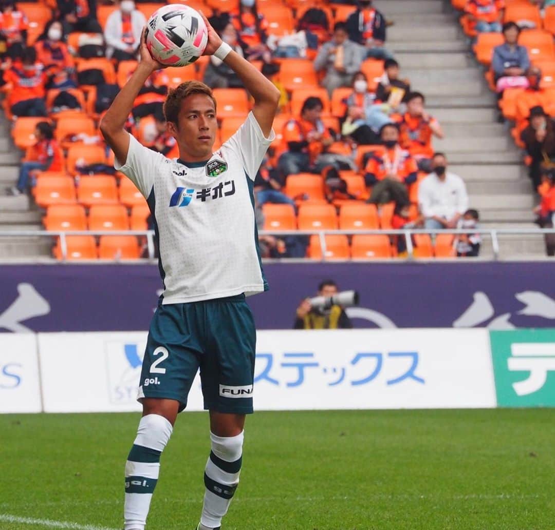 夛田凌輔さんのインスタグラム写真 - (夛田凌輔Instagram)「vs AC長野パルセイロ 1-0 ◯  ３連勝👍🏻 やっぱりこの場所は自分にとって特別な場所。 文さんと一緒に勝てて最高。  選手紹介の時、ブーイングを期待してたけど拍手してくれてありがとうございました(笑)(笑)  #夛田凌輔 #sc相模原 #ac長野パルセイロ」10月4日 7時22分 - ryosuke.tada