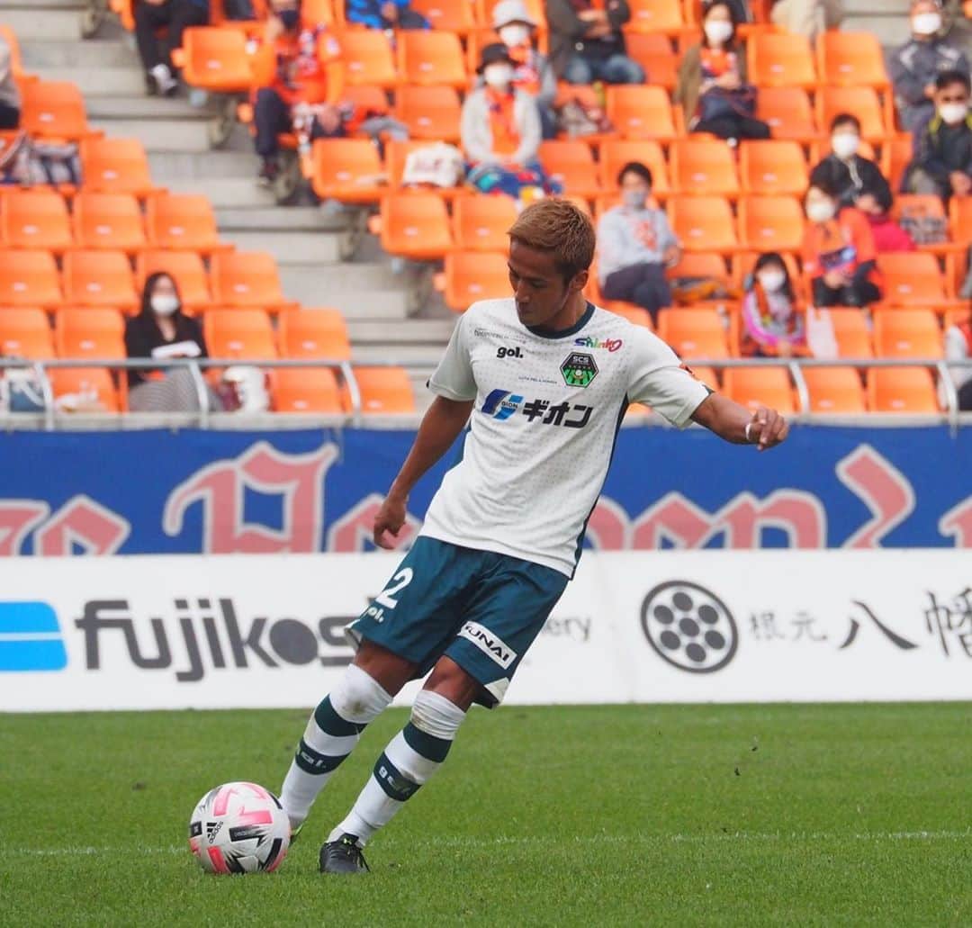 夛田凌輔のインスタグラム：「vs AC長野パルセイロ 1-0 ◯  ３連勝👍🏻 やっぱりこの場所は自分にとって特別な場所。 文さんと一緒に勝てて最高。  選手紹介の時、ブーイングを期待してたけど拍手してくれてありがとうございました(笑)(笑)  #夛田凌輔 #sc相模原 #ac長野パルセイロ」