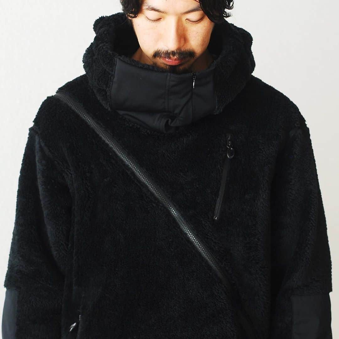 のインスタグラム：「_［先行予約！］ MOUT RECON TAILOR / マウトリーコンテーラー "Angle45 Hight Loft balaclava hoody" ¥60,500- _ 〈online store / @digital_mountain〉 https://www.digital-mountain.net/shopdetail/000000012156/ _ 【オンラインストア#DigitalMountain へのご注文】 *24時間受付 *15時までのご注文で即日発送 * 1万円以上ご購入で送料無料 tel：084-973-8204 _ We can send your order overseas. Accepted payment method is by PayPal or credit card only. (AMEX is not accepted)  Ordering procedure details can be found here. >>http://www.digital-mountain.net/html/page56.html  _ #MOUTRECONTAILOR #マウトリーコンテーラー _ 本店：#WonderMountain  blog>> http://wm.digital-mountain.info _ 〒720-0044  広島県福山市笠岡町4-18  JR 「#福山駅」より徒歩10分 #ワンダーマウンテン #japan #hiroshima #福山 #福山市 #尾道 #倉敷 #鞆の浦 近く _ 系列店：@hacbywondermountain _」