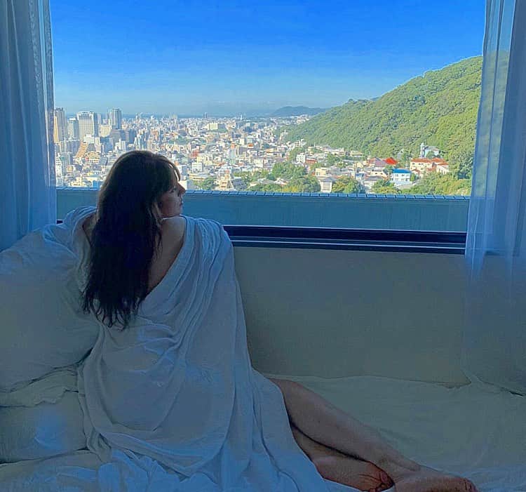 のインスタグラム：「🌳🌳🌳🌳🗾🙏🏻🤍  hello Nature  おはようございます♡ #love#nature#latina#mexicana #KOBE」