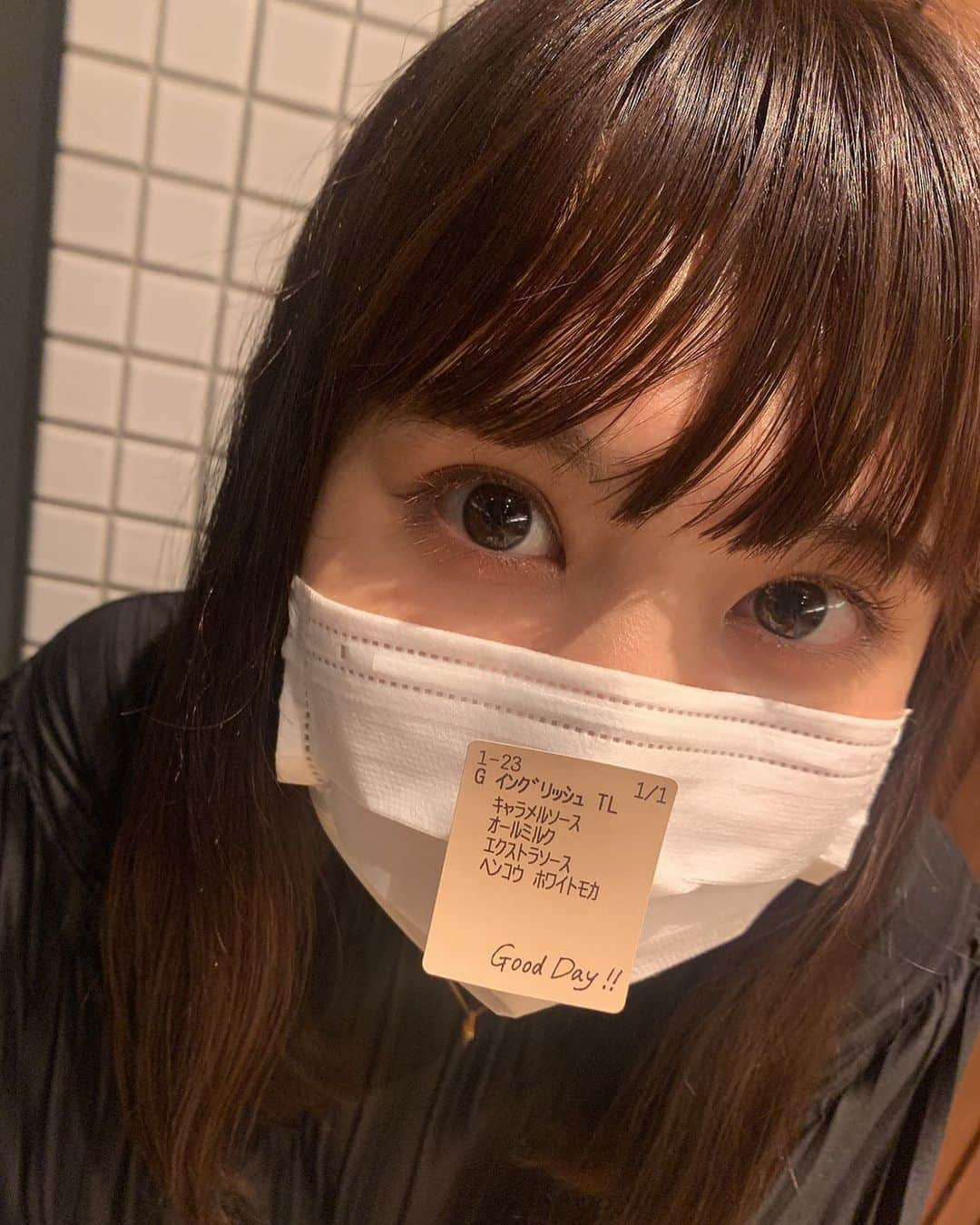 長谷川里桃さんのインスタグラム写真 - (長谷川里桃Instagram)「▫︎▫︎▫︎ . . . お洒落すぎて呪文だし 甘々でかわいいカスタマイズに やられました🍫🍼 . (自分のドリンクシールじゃないんかい) (いつか使いこなしたいスタバ) . . . . Photo by りぃたん . . . . . . #starbucks #スタバカスタム #カフェ巡り #ぱっつん女子」10月4日 8時17分 - rimo_official