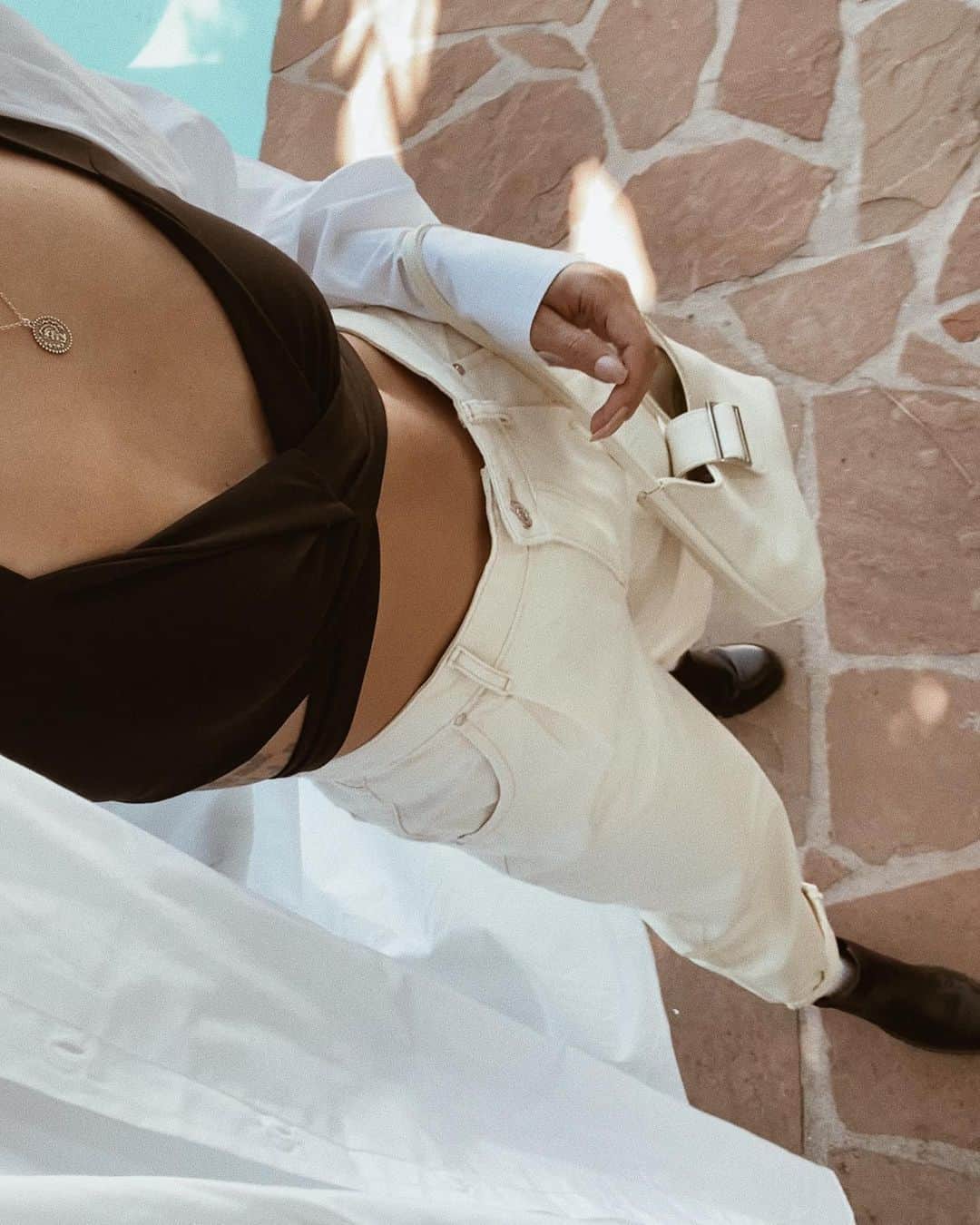 Camden Scottのインスタグラム：「Dressed up to take a lap around the pool. Things have gotten pretty wild over here.」