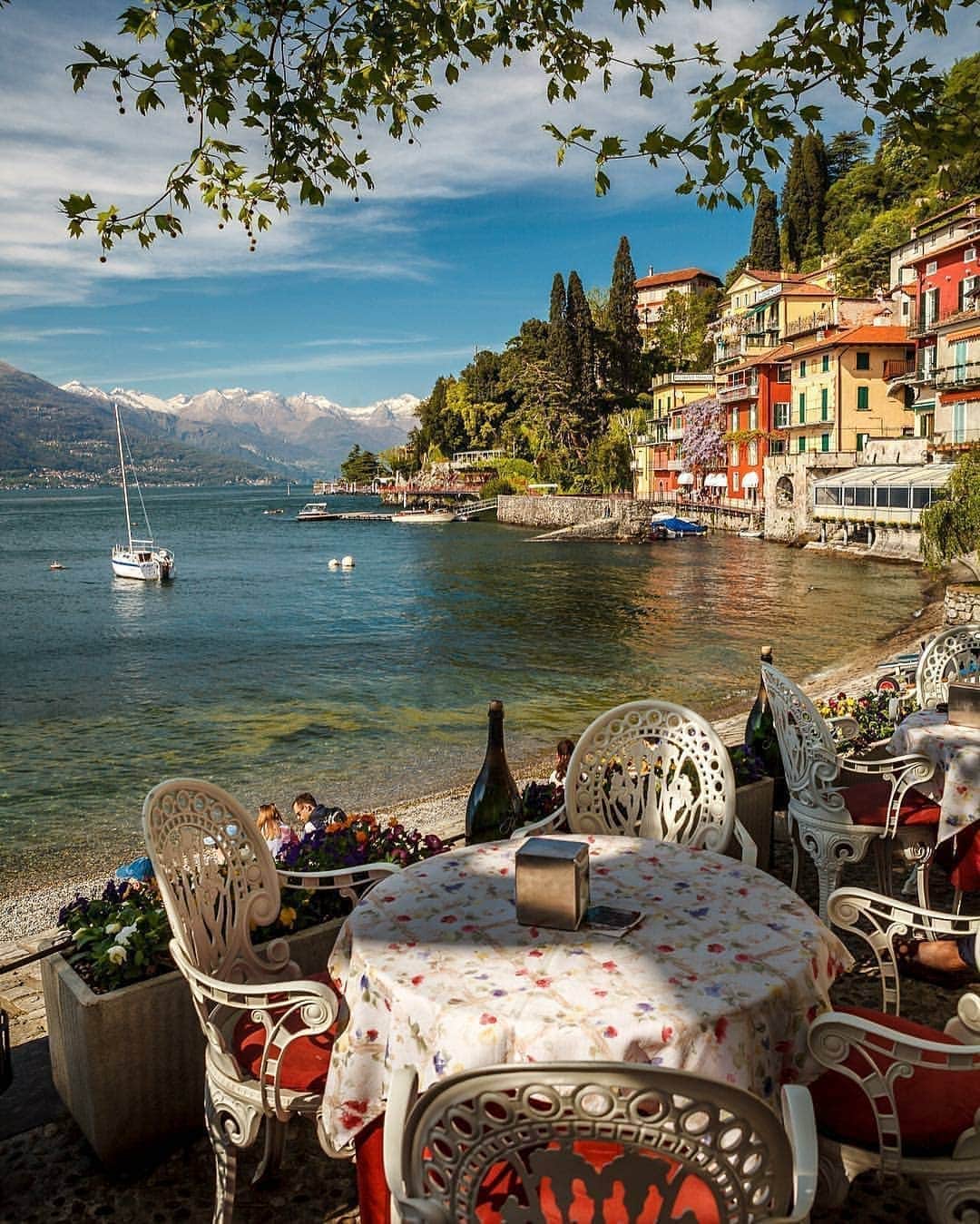 Padgramさんのインスタグラム写真 - (PadgramInstagram)「📍Varenna ❤ Lake Como Italy  Congrats @seleznev.photo  #pgdaily #pgstar#pgcounty #italy🇮🇹 #planetgo#planet #planetearth #amazing #awesome #europe #europetravel」10月4日 8時56分 - planet.go