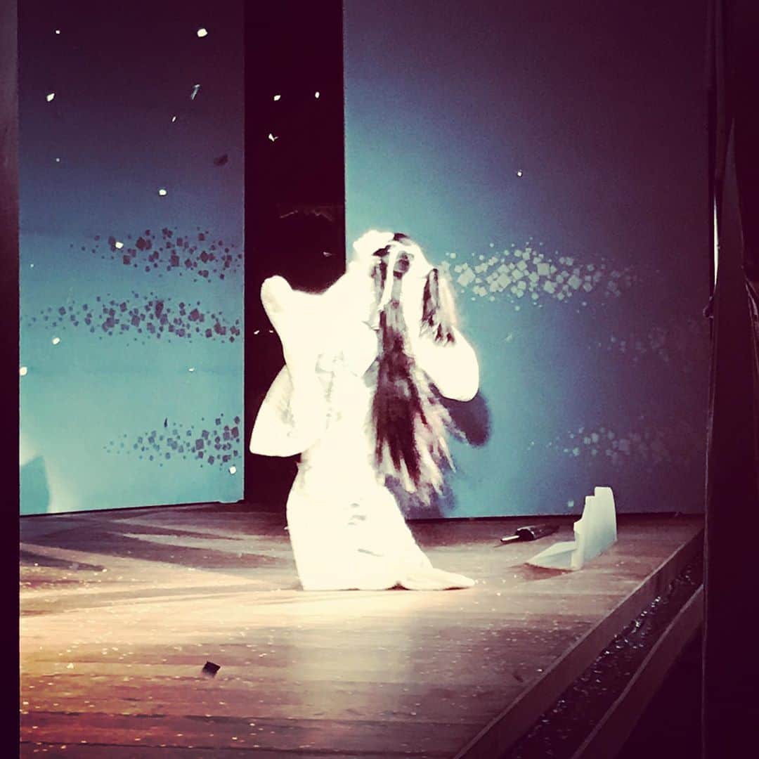 中村壱太郎さんのインスタグラム写真 - (中村壱太郎Instagram)「9月27日、 姫路城での『鷺娘』 🔶フォトコレクション🔶  嬉しかった。 幸せだった。 必ずまた踊りたい。  #今週はYouTubeはお休み #鷺娘 #フォトコレ でお楽しみいただけたらと^_^  #白鷺 #姫路 #姫路城 #白鷺城 #鷺  #インスタ映え #日本の風景  #中村壱太郎 #歌舞伎 #日本舞踊 #吾妻徳陽 #kabuki #女方 #onnagata #oyama  #love #japan #culture #傾く #かずたろう歌舞伎クリエイション #チャンネル登録お願いいたします^ - ^ #YouTubeチャンネルのリンク先はトップページです！」10月4日 9時06分 - nakamurakazutaro