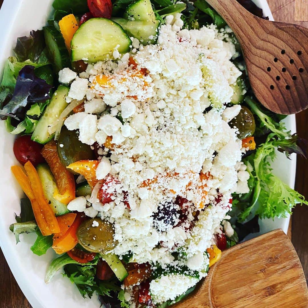 ケリスのインスタグラム：「How about truffle salt on a Greek salad .... GOLD MINE LUX BOX bountyandfull.com @bountyandfull it's a lifestyle」