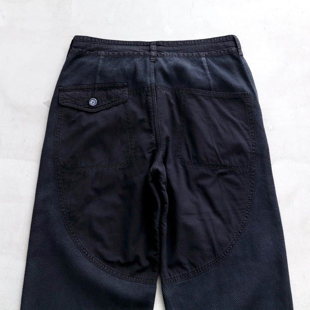 のインスタグラム：「_ Porter Classic / ポータークラシック "KENDO WIDE PANTS" ¥154,000- _ 〈online store / @digital_mountain〉 https://www.digital-mountain.net/shopdetail/000000012362/  _ 【オンラインストア#DigitalMountain へのご注文】 *24時間受付 *15時までご注文で即日発送 *1万円以上ご購入で送料無料 tel：084-973-8204 _ We can send your order overseas. Accepted payment method is by PayPal or credit card only. (AMEX is not accepted)  Ordering procedure details can be found here. >>http://www.digital-mountain.net/html/page56.html  _  #PorterClassic #ポータークラシック  _ ［実店舗］ 本店: Wonder Mountain （@wonder_mountain_irie） 〒720-0044 広島県福山市笠岡町4-18 JR 「#福山駅」より徒歩10分 blog→ http://wm.digital-mountain.info _ 系列店: HAC by WONDER MOUNTAIN （@hacbywondermountain） 〒720-0807 広島県福山市明治町2-5 2F JR 「福山駅」より徒歩15分 _ #WonderMountain #ワンダーマウンテン #HACbyWONDERMOUNTAIN #ハックバイワンダーマウンテン #japan #hiroshima #福山 #福山市 #尾道 #倉敷 #鞆の浦 近く _」