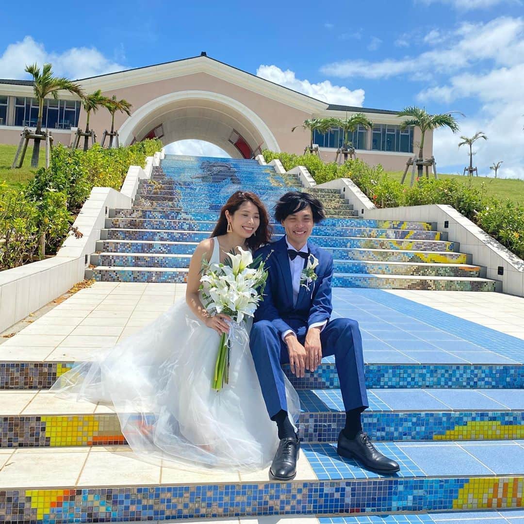 片桐優妃さんのインスタグラム写真 - (片桐優妃Instagram)「#宮古島 の写真が届いたので時間をかけてちょっとずつあげていこうと思います🙆‍♀️ . これはロケーション的には一番気に入ってる写真📷 . #seawoodhotel さんをお借りしたのですがめちゃめちゃ素敵なところでした😭💕 . 彼てきには風が強くて髪が気になったみたいですが🙈青い空と海と一緒に写真が撮りたいと思ってたのでそれが叶ってとっても嬉しいです😊💙 . . . #宮古島フォトウェディング #フォトウエディング #ウエディングフォト #沖縄 #ytywedding #dressproduction #リゾートウエディング」10月4日 10時08分 - yuki710