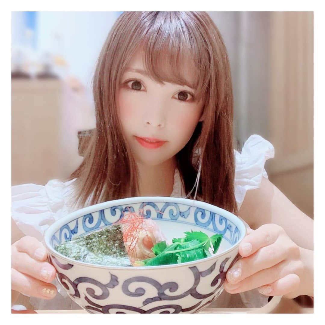 雪森れいらさんのインスタグラム写真 - (雪森れいらInstagram)「ㅤㅤㅤㅤ ㅤㅤ  ラーメン🍜 週3でラーメン食べてるかも？😋  #ラーメン #ラオタ #ラーメンインスタグラマー #麺スタグラム #雪森れいら #モデル #元アイドル #風見 #銀座  #銀座ラーメン #銀座グルメ #instagood #likeforlikes」10月4日 10時16分 - yukimorireira