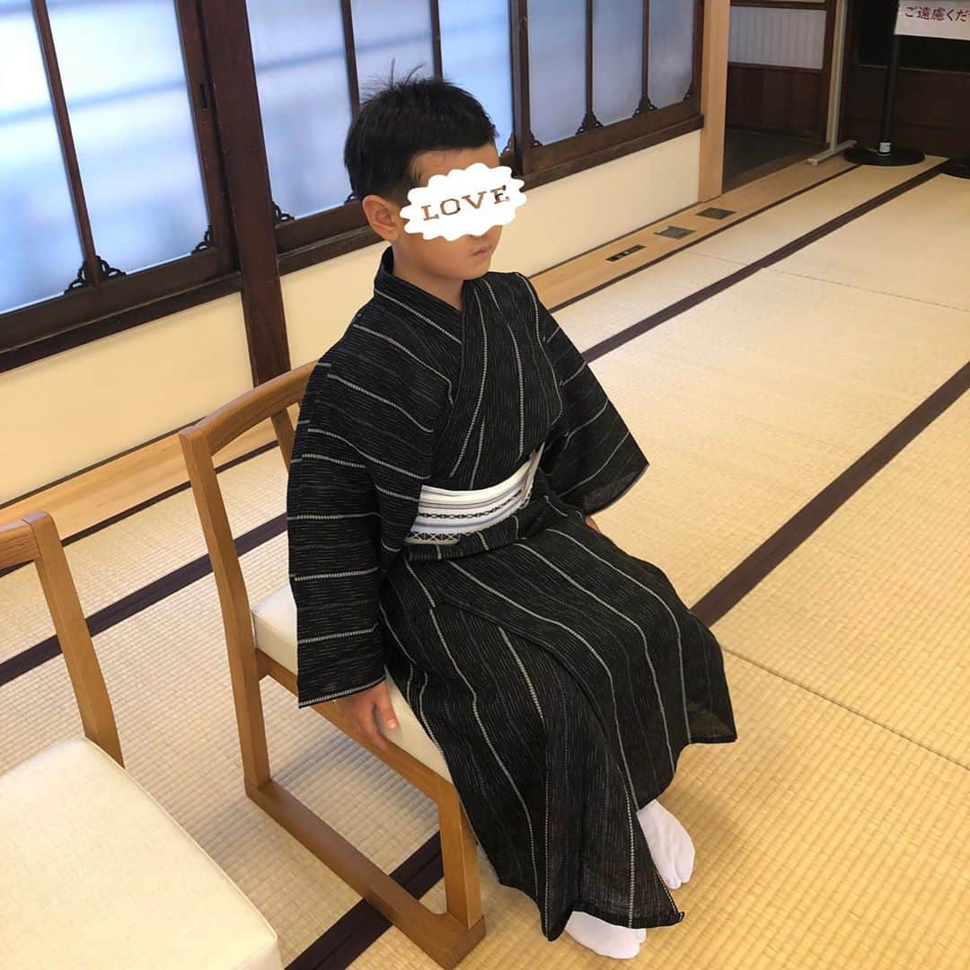 麻生裕子のインスタグラム：「日本の文化に触れさせたい。  #歌舞伎のお稽古　#日本の文化は素晴らしい　#日頃の声の大きさが役に立つw #日本の礼儀作法　#けじめ　#奥ゆかしさ　#大切にしたい」
