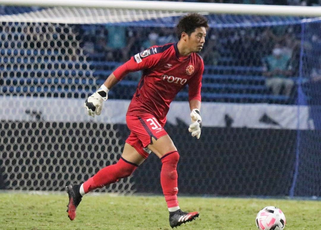 ギラヴァンツ北九州さんのインスタグラム写真 - (ギラヴァンツ北九州Instagram)「. LOSE... 福岡 2-0 北九州 . この悔しさは、残りまだまだ長く続くシーズンで晴らしましょう。 本日はたくさんの応援ありがとうございました！ . #ギラヴァンツ北九州 #ギラヴァンツ #北九州 #jリーグ #j2」10月4日 20時01分 - giravanz_kitakyushu