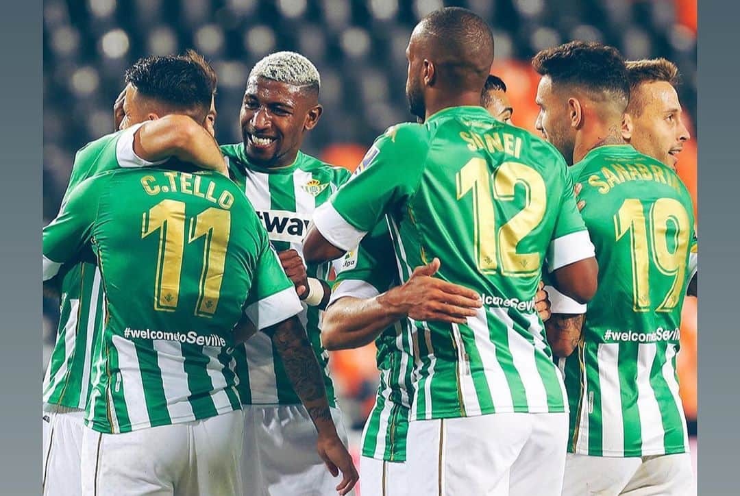 クリスティアン・テージョさんのインスタグラム写真 - (クリスティアン・テージョInstagram)「Lo bien que sienta una victoria!!!😀💚💪 Grande equipo, VAAMOSS🔝🚀 #MushoBetis  #11 @realbetisbalompie」10月4日 19時57分 - ctello91