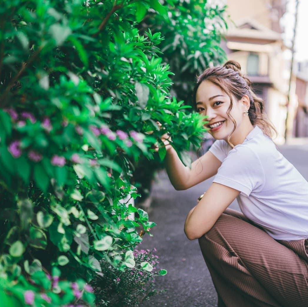 前谷楓さんのインスタグラム写真 - (前谷楓Instagram)「「自然と戯れ」が似合う題名ですね🌿 @yokosanpoo に撮ってもらいました✨めっちゃ自然体で撮ってもらえて全部あげたいぐらい😌笑 ． #ミスキャンパス関西学院大学2020#ミスキャンパス関西学院大学#ミスキャンパス#ミスキャン#撮影#カメラ#撮影データ #撮影風景 #中崎町#中崎町巡り #梅田#大阪#梅田散策#大阪散策#散策#撮影依頼はdmで」10月4日 20時09分 - bibi_pilates