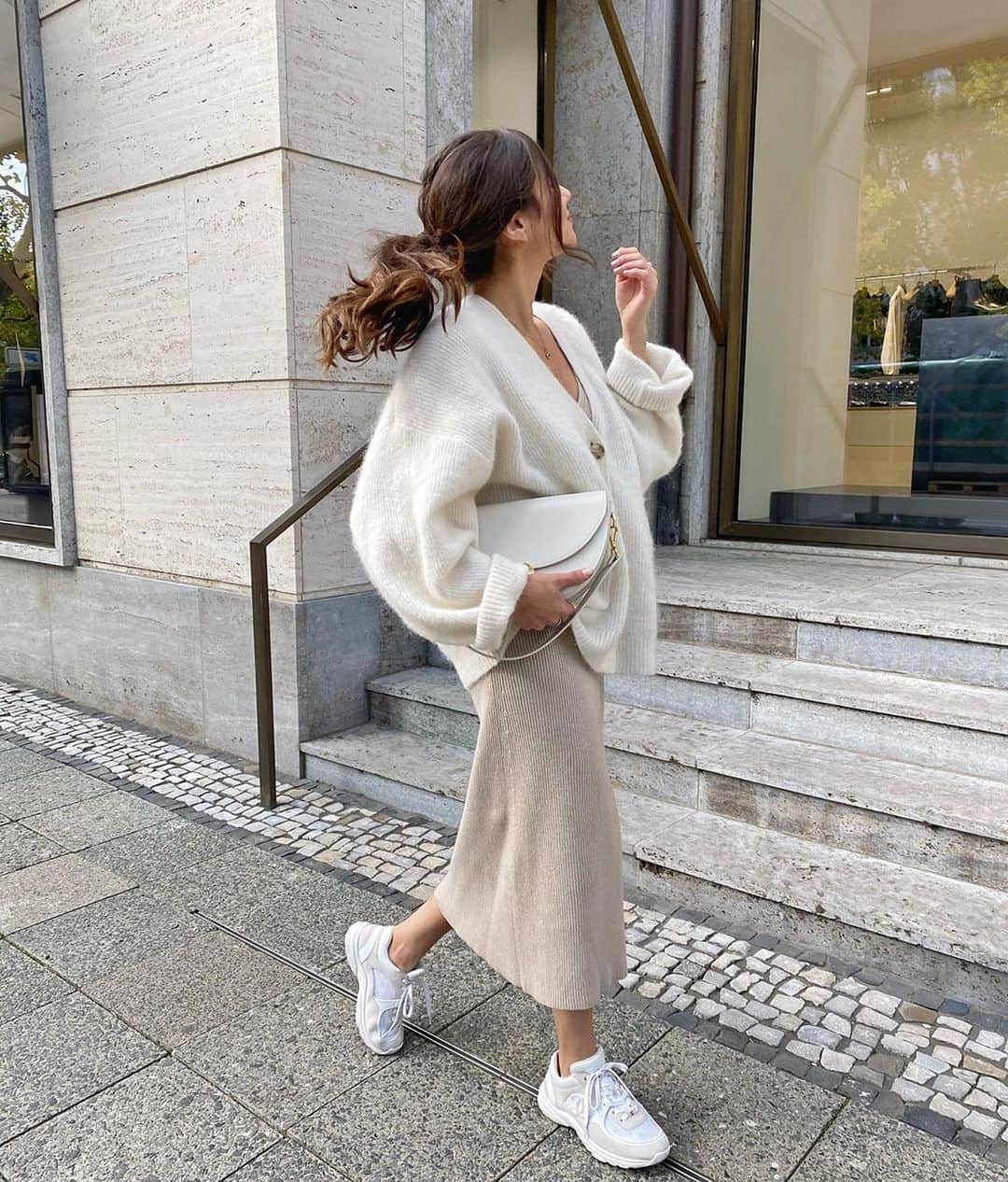 Angel™さんのインスタグラム写真 - (Angel™Instagram)「OOTD. Which outfit would you add to your shopping list? Credit @aaylingk #americanstyle #ootd #style #fashion #onlineshopping #autumnlook #autumnfashion #autumnoutfit #falllook #falloutfit #falloutfits #fallfashion #outfit #looks ❤️ #asaqueen」10月4日 20時08分 - americanstyle