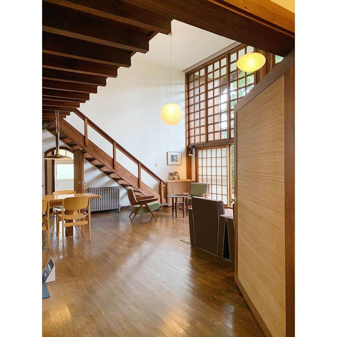 川島幸恵さんのインスタグラム写真 - (川島幸恵Instagram)「🏡🏡🏡﻿ ﻿ 2週にわたり休日の建物探訪👀﻿ ﻿ 今日のお目当て。 ル・コルビュジエを師とした建築家の前川國男邸。﻿ ﻿ こんな家に住みたい…最高すぎる🥺﻿ はぁ。ため息♡﻿ ﻿ ﻿ 楽しすぎた"江戸東京たてもの園"﻿ また季節が変わった時期にも来たいなっ🚶‍♀️﻿🏡 ﻿ ﻿ #江戸東京たてもの園﻿ #前川國男 #前川國男邸 #建築家﻿ #モダニズム #モダニズム建築﻿ #住宅 #木造 #小金井 #東京」10月4日 20時26分 - sachie118