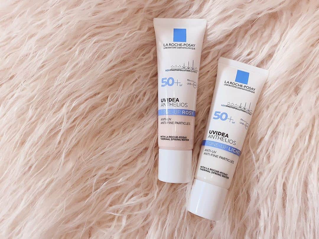 のインスタグラム：「ラ ロッシュ ポゼのトーンアップUV​🌟敏感肌にも使えるスキンケアブランドだから、敏感肌のわたしも前からよく使ってます👼​ わたしは俄然ホワイト派🤍​ 自然にトーンアップできて肌もしっとりして肌もツヤっとするよ🌟​血色感が欲しい子はピンクがおすすめ✨​ そして今、​#つや透明感ホワイト派　or #ふんわり血色感ピンク派　を選んでどっち派かpostすると​トーンアップUVの現品２色が100名にあたるキャンペーンを実施中なんです❣️​詳しくはぜひラ ロッシュ ポゼ公式サイトをチェックしてね🌙​ #ラロッシュポゼ  #トーンアップUV #つや透明感ホワイト派　#PR」