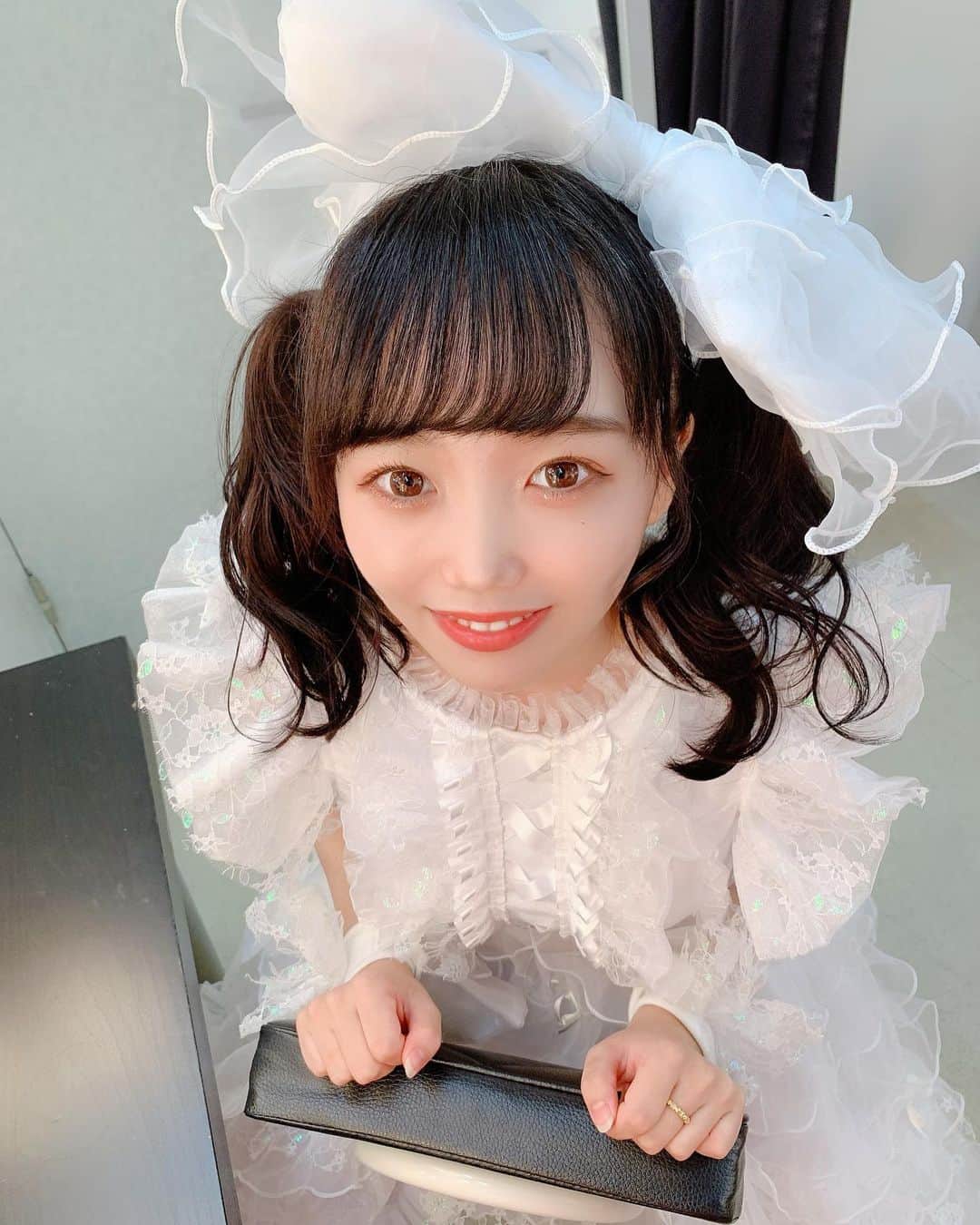 小日向夏実のインスタグラム：「ㅤㅤㅤㅤㅤㅤㅤㅤㅤㅤㅤㅤㅤ 初投稿💭💭  JAPANARIZMの白色担当なつみんこと小日向夏実です！  Instagram頑張りたい気持ち👶 ㅤㅤㅤㅤㅤㅤㅤㅤㅤㅤㅤㅤㅤ  #ジャパナリズム#東京#渋谷#アイドル#地下アイドル#小日向夏実#ホワイト#ヘアアレンジ#ツインテール #黒髪 #ふわふわ #アイドル衣装 #japanarizm#japan#tokyo#idol#followｍe」