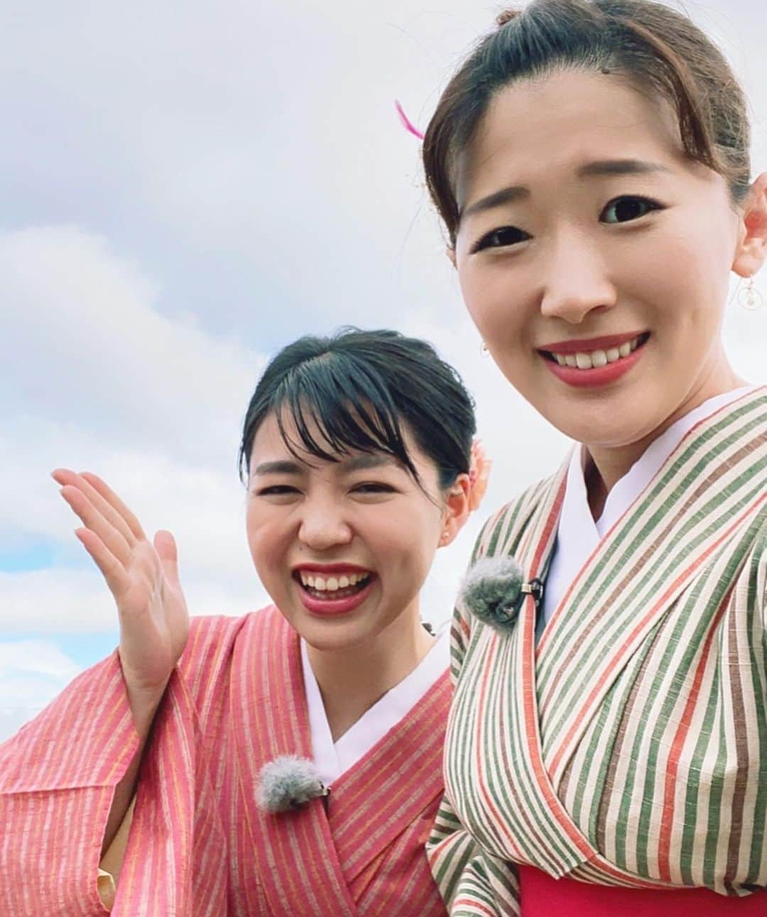 沙羅さんのインスタグラム写真 - (沙羅Instagram)「🌸大河ドラマ『八重の桜』の綾瀬はるかさんの振りをして、念願の会津に行かせていただきました😊💖福島テレビのガネゴンこと、我如古アナと一緒に会津を女子旅🚣‍♂️✨綾瀬はるかさんも、八重の桜で新島八重さんを演じられて以来、毎年足を運ばれている会津。ずぅーーーっと行きたかった会津。大自然と、情緒溢れる素敵な町並みと、会津ならではの繊細な作品の数々。美味しくてあたたかいお料理。そして、福島テレビのスタッフさんをはじめ、めちゃくちゃあたたかいみなさまに出会えました。「めっちゃ綺麗☺️」と声をかけてくれた、修学旅行生のみんなもありがとう！笑﻿ 旅先に迷っているみなさん！﻿ 会津の旅、かなりおすすめです！！﻿ 私もまた、すぐに会津に行けますように🥰🍀🍀﻿ ﻿ 10月10日(土)朝6:00〜6:55﻿ BSフジ ﻿ 福島テレビ﻿ 『わがまま！気まま！旅気分』﻿ 〜五感で楽しむ！あいづ女子旅〜﻿ ぜひご覧くださいませ❤️﻿ ﻿ bsfuji.tv/tabikibun/﻿ ﻿ #福島テレビ﻿ #わがまま気まま旅気分﻿ #我如古アナウンサー﻿ #福島県﻿ #会津﻿ #大河ドラマ﻿ #八重の桜🌸﻿ #新島八重さん﻿ #鉄砲﻿ #鶴ヶ城﻿ #綾瀬はるか さん﻿ #ものまね #沙羅 #かっこいいお衣装 #着せていただき幸せでした❤️ #出会ったみなさまありがとうございました！ #おなごが鉄砲を撃つのがそんなにおかしいべか？ #成らぬことは成らぬのです」10月4日 20時39分 - sarapika128