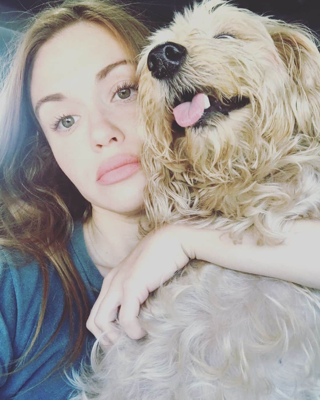 ホーランド・ロデンのインスタグラム：「We have lost WiFi 😤 we apologize the video will be a few hours late tmrw but itssss comin!」