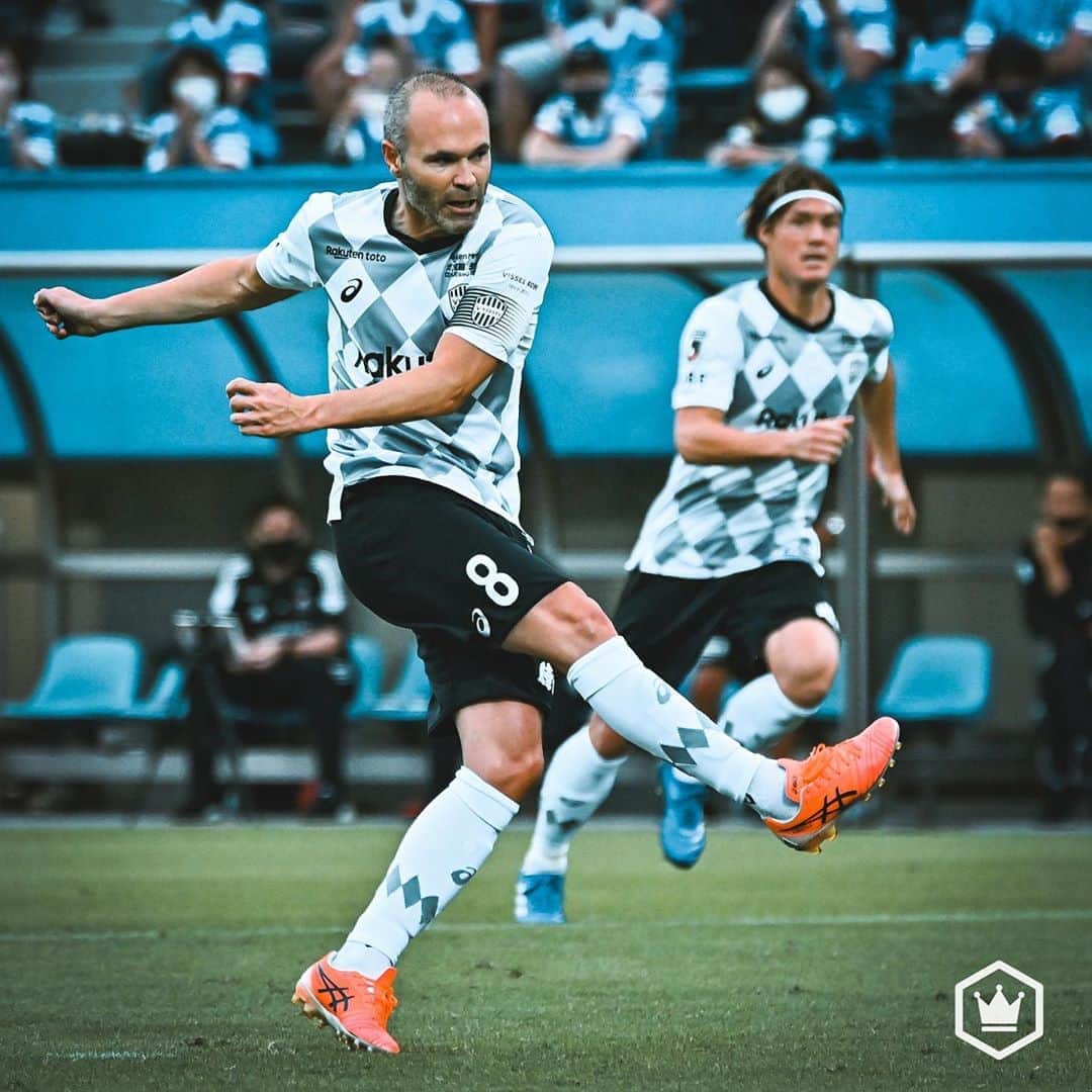 のインスタグラム：「イニエスタが2戦連発、チームは4連勝（2020.10.4）  📷Photo by @shimpeei（SOCCERKING）  #イニエスタ #AndresIniesta #ヴィッセル神戸 #vissel #Jリーグ #JLeague #J1 #J撮り #Jリーグのある生活 #football #サッカーキング #⚽️ #サッカー」