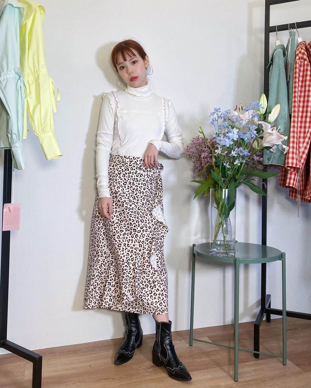 瀬戸あゆみさんのインスタグラム写真 - (瀬戸あゆみInstagram)「Sweet Romantic Leopard Skirt🐆💝 着回しコーディネートたち。  @dear_sisterhood でリールで載ってます。。☺️ 動くどんくさいわたしが見れます！ ぜひ。 #ayumi_outfit  #dearsisterhood」10月4日 20時49分 - setoayumi