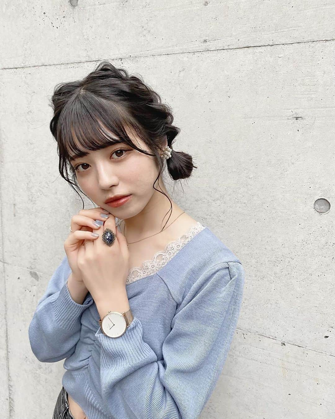 浅原凜さんのインスタグラム写真 - (浅原凜Instagram)「･﻿ @misaki._.09v さんにヘアアレンジしてもらいました︎︎♡﻿ ﻿ くまさんヘア🧸﻿ ありがとうございましたˊᵕˋ﻿ ﻿ 服は @unemansion 🐋🧊﻿ 色味も形もかわいい〜 ﻿ ﻿ ﻿ ﻿ ﻿ ﻿ ﻿ #ヘアアレンジ #編み込みアレンジ #ツインアレンジ #黒髪アレンジ #くすみブルー #unemansion #くすみカラー #お団子アレンジ #お団子ヘア」10月4日 20時56分 - rinogsd728