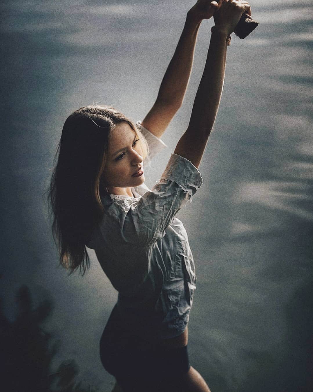 Berlin Tokyoのインスタグラム：「A late summer breeze gently stirred the leaves on the trees, carrying a faint chill of autumn. . ｗ/@iam.maya.e  . . .#hellofrom #berlin #germany」