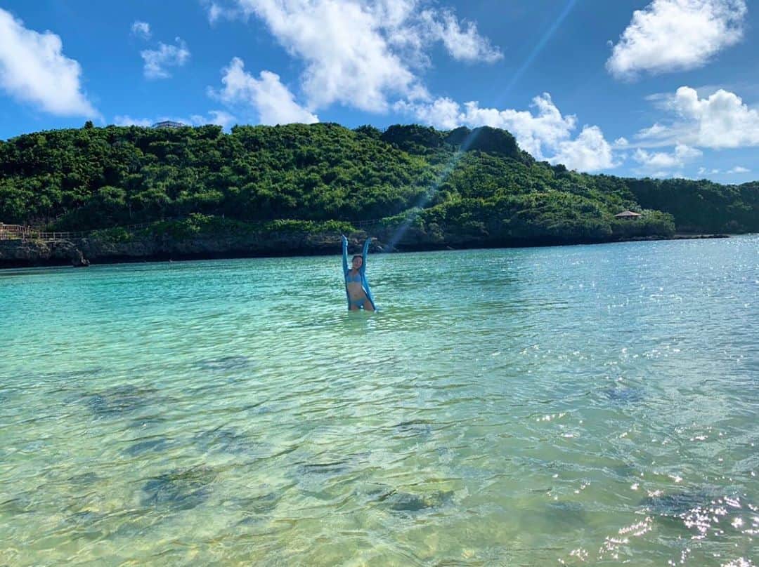 のインスタグラム：「・ 年々夏が短くなってる気がする… ・ 一年中夏ならいいのに… ・ 来年も最高の夏が過ごせますように…🌺🌴✨」