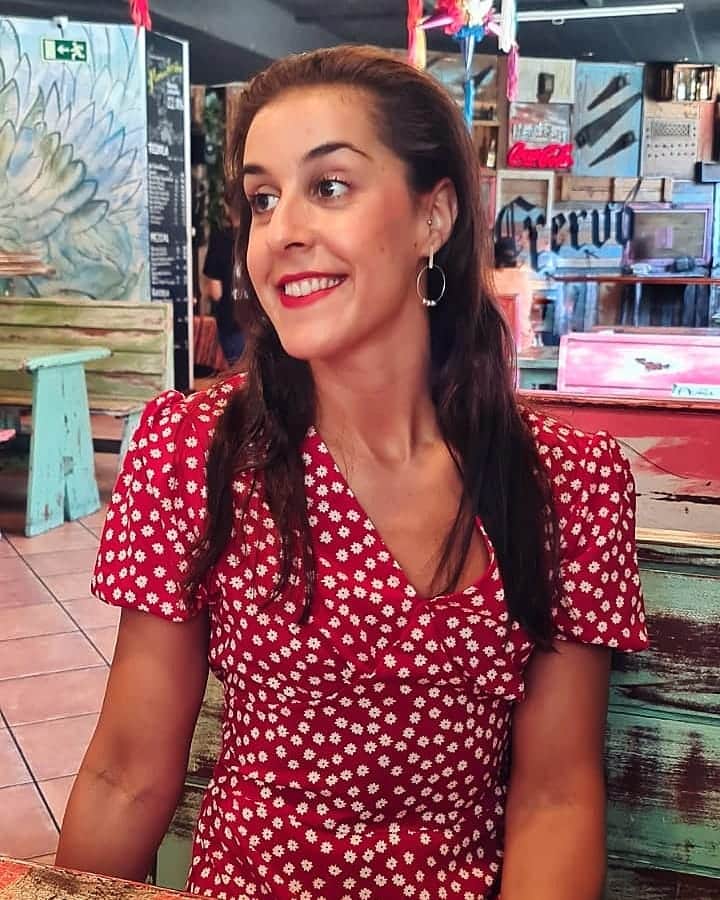 キャロリーナ・マリンのインスタグラム：「Acabó la semana 🔚 Feliz domingo! 🤗  End of the week 🔚 Happy Sunday! 🤗」