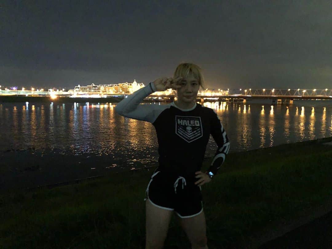 のインスタグラム：「. 背景がDisney🐭🏰 . . #ジョギング #disney #近所 #実家 #mma #mmafighter #training  #総合格闘技 #女子格闘家 #筋肉女子」