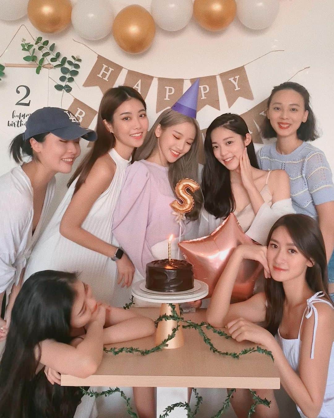 蔡瑞雪（Ruixue Tsai）さんのインスタグラム写真 - (蔡瑞雪（Ruixue Tsai）Instagram)「謝謝我最愛的小仙女們幫我過生日 💜 百忙之中幫我準備驚喜慶生很感動有你們真幸福，以後的生日都要一起過 #20201002」10月4日 21時14分 - snowbabyq