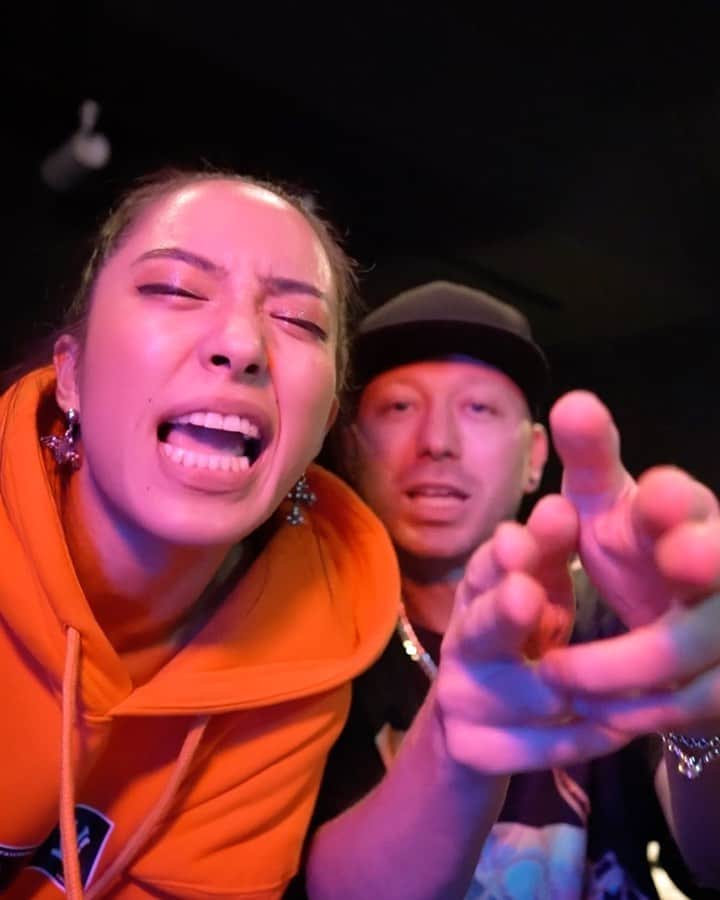 大門弥生のインスタグラム：「180% DAIMON X XLII VIBE🤭💥 #新曲まけんな #MAKENNA out now」