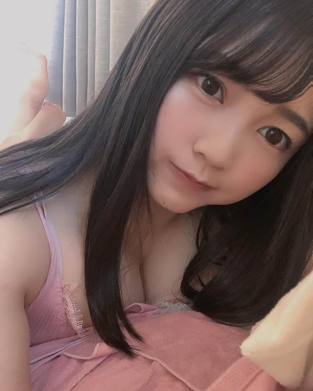 能美真奈（ぷにたん）さんのインスタグラム写真 - (能美真奈（ぷにたん）Instagram)「ごろごろ...♡ . . . #能美真奈 #ぷにたん」10月4日 12時19分 - punitan0624