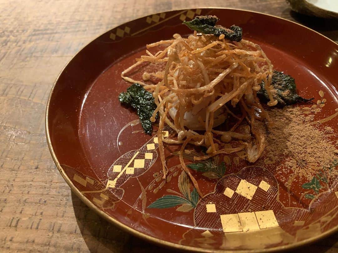 忍成修吾のインスタグラム：「美味しいご飯屋さんを教えて頂きました‼️ 初めて食べる食材や味が多くて楽しかった~🎶 食べるの好きな友達に教えてあげよ☺️」