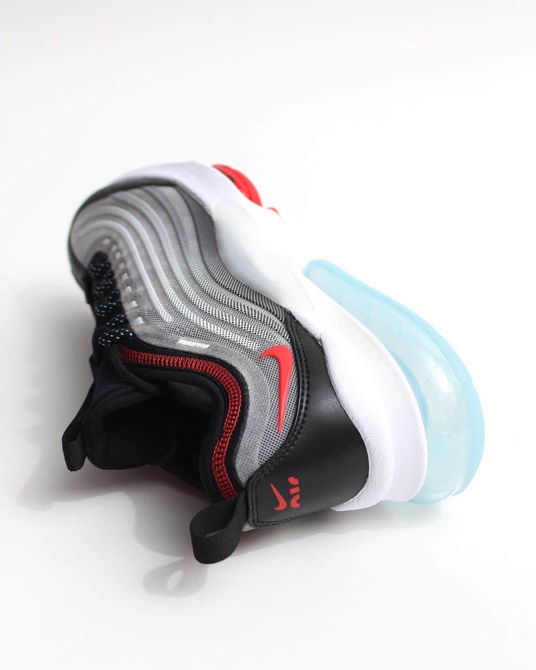 A+Sのインスタグラム：「2020.10. 05 (mon) in store  ■NIKE AIR MAX ZOOM 950 COLOR : WHITE×RED SIZE : 26.0cm - 29.0cm PRICE : ¥19,500 (+TAX)  伝統からインスピレーションを得た機能と最新のイノベーションをミックスすることで、エア マックス 95を称えた前衛的なシルエット。外側に接合されたTPIの波状のグラデーションカラーと軽量のメッシュ素材が、ヒントにした90年代半ばのスタイルをさりげなく想起させる。さらに、270 MAX AIRと前足部の2つのビジブルZOOM AIRユニットが、従来のデザインにはない履き心地を生み出している。   An avant-garde silhouette that honors the Air Max 95 by mixing tradition-inspired features with the latest innovations. TPI's wavy gradient color and lightweight mesh material bonded to the outside subtly remind us of the mid-'90s style inspired by it. In addition, the 270 MAX AIR and two visible ZOOM AIR units on the forefoot create a comfort not found in traditional designs.  #NIKE #NIKEAIR #NIKEAIRMAX #NIKEAIRMAXZOOM950」