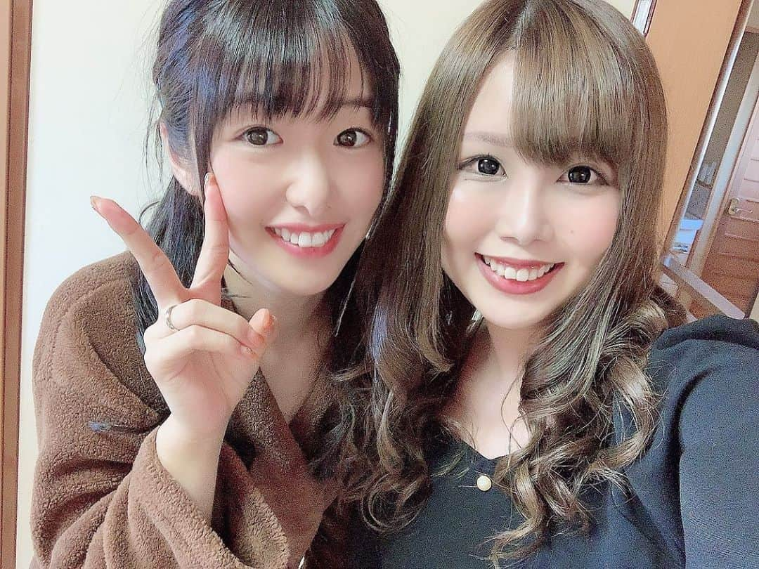 瀬乃ひなたさんのインスタグラム写真 - (瀬乃ひなたInstagram)「この前、同じ事務所のみぃななさんの撮影でエキストラしてきたよ🌟 . 私は新人OLで結婚してる役だよ💍 . . みぃななさんは前にも一緒に撮影させていただいたんだけど 演技が上手だし台詞もちゃんと覚えられてて 凄いなぁと感動してます🥺✨ . #撮影　#av撮影　#セクシー女優　#av女優 #川上奈々美  #みぃなな　#マインズ娘　#人妻　#娘　#エキストラ　#溜池ゴロー  #マスカッツ　#恵比寿マスカッツ」10月4日 12時49分 - hinapiyosanchi