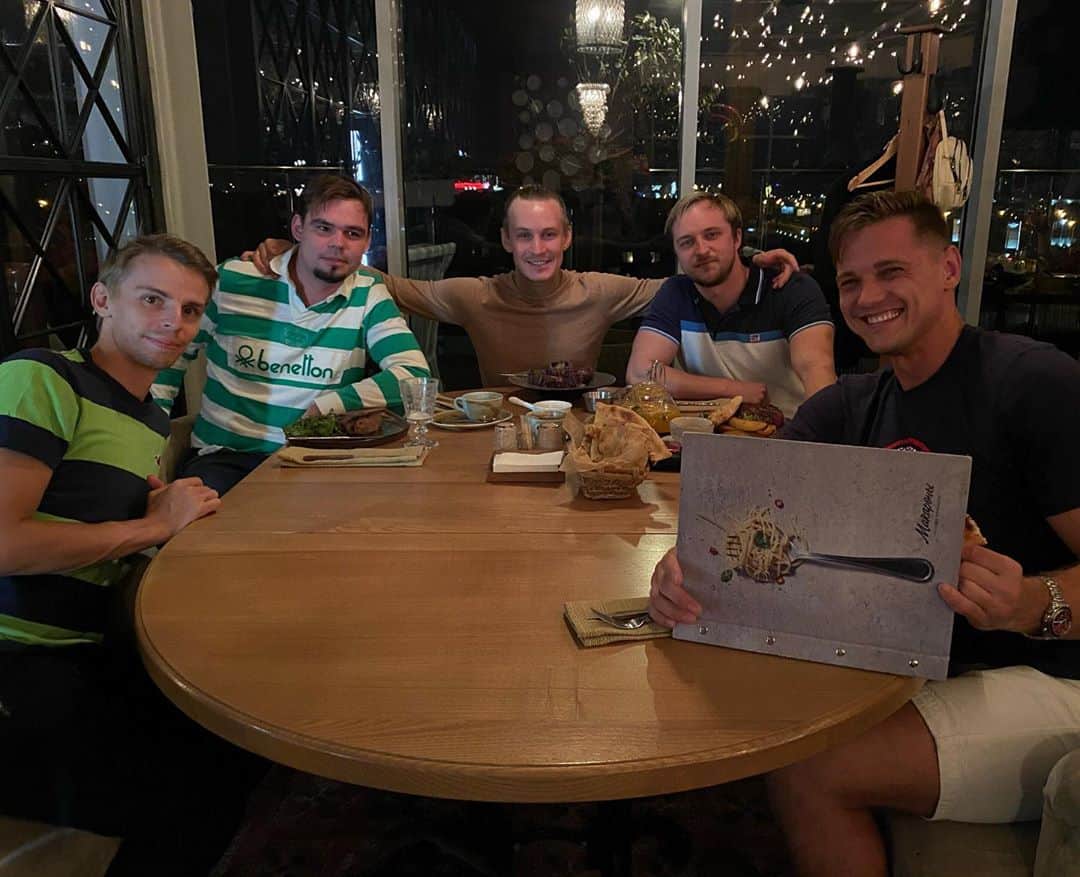 セルゲイ・ドブリンのインスタグラム：「В компании крутых ребят🤝 @fokirik @vadim_domkrat_vyacheslavovich @sevrugin_av @matveytlt」
