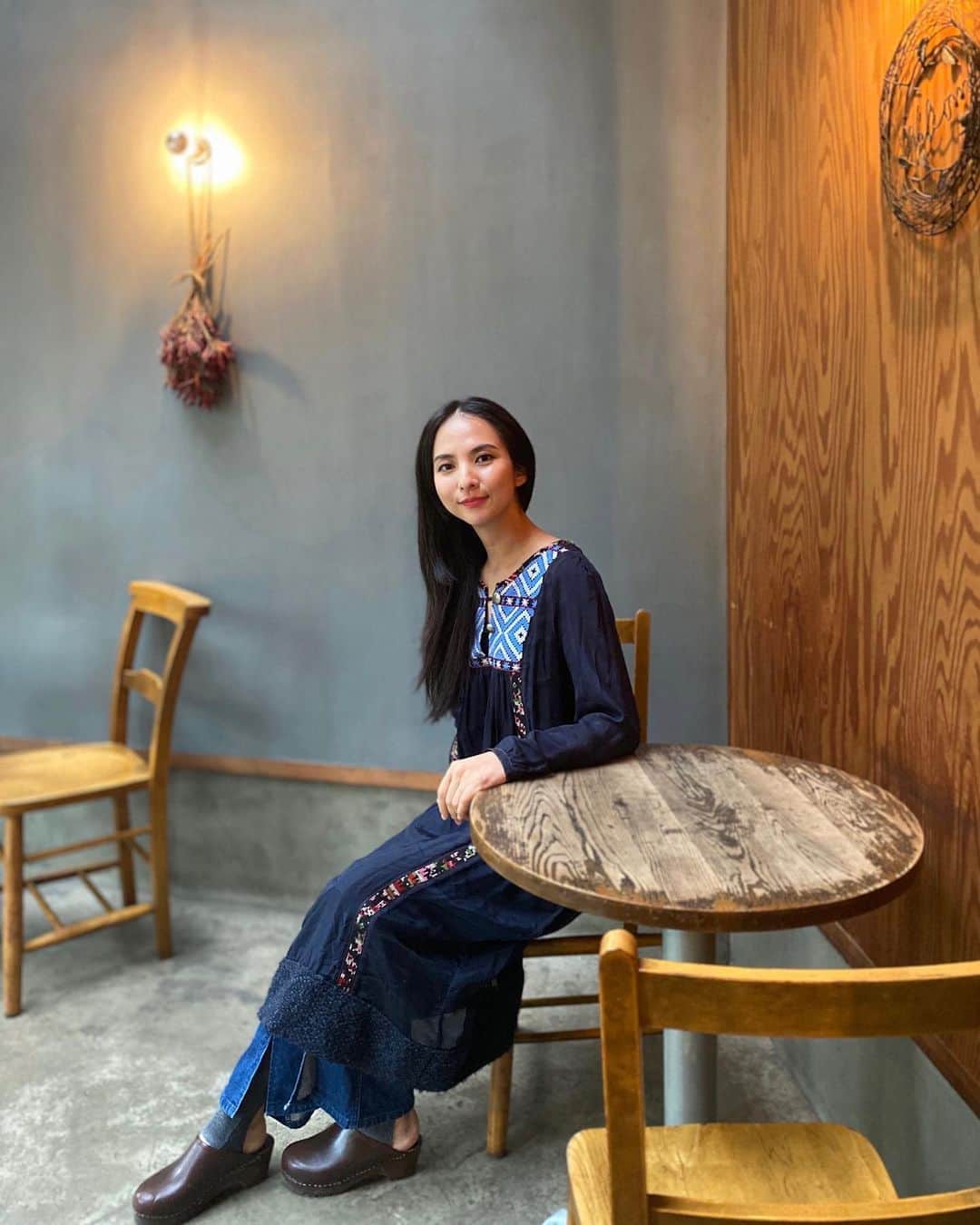 芥川舞子のインスタグラム：「石窯で焼かれたパンが次々と...💓  #NAOZO #那須塩原」