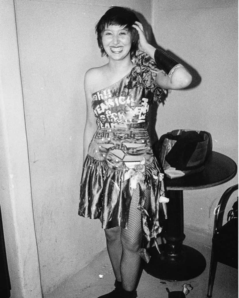 Karen Oさんのインスタグラム写真 - (Karen OInstagram)「First CJ deconstructed prom dress to grace my skins The Cooler 2001 NYC Go to @yeahyeahyeahs shop to buy a limited edition @little_vampire print, series of 11 back in the day photographs. All proceeds go to Save Our Stages 💥💥💥 #yyys @christianjoycostumes  #2001 #nyc #saveourstages」10月4日 14時50分 - ko