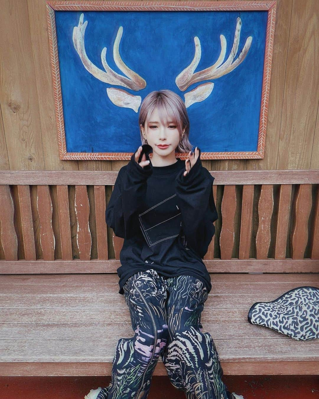 病夢やみいさんのインスタグラム写真 - (病夢やみいInstagram)「🧎🏼🦌🐅🐆  #富士サファリパーク#チョッパー#onepiece  #deer#antlers#ootd#fashion#philiplim#kudos #머리스타그램#헤어컬러링#단발머리#오오티디#대일리룩」10月4日 15時02分 - yammy__________