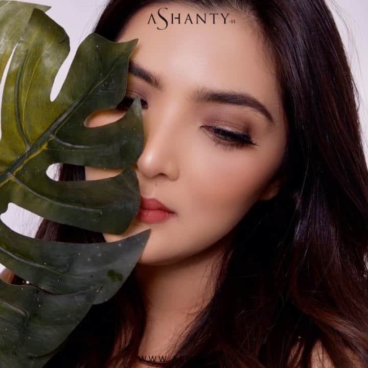 ASHANTY BEAUTY CREAM OFFICIALのインスタグラム：「MASIH PROMO !!!! Yuuk buruan dipesan sebelum kehabisaaannnnnn! @ ASHANTY BEAUTY CREAM SPECIAL PROMO 10.10 🎉🎉🎉  Hallo Ladies, di bulan Oktober yang ceria ini Ashanty Beauty Cream kasih yang special buat kamu, Setiap pembelian  Ashanty Beauty Cream (pilih salah satu series Whitening, Acne atau Anti aging) hanya Rp 500.000,- dan dapatkan FREE LIPMATTE ASHANTY (pilih salah satu shade Love, Sexy, Pure) senilai Rp 89.000,- 🤩🤩🤩  Superrrrr hemaaat!!!! Buruan yuuk pesan sekarang juga sebelum kehabisann !!! Stock sangat terbatas yaaaa, periode promo 02 - 10 Oktober 2020 😍  _____________________________ Informasi dan pemesanan  Ashanty Beauty Cream Chat Via WA : WA: 081293823950 WA: 081287388885 WA: 085781140354 WA: 087778489900 ⚡️ Fast Respons Click Link On Bio Instagram @ashantyid ❣️ ______________________________ #ashantybeautycream #creamashanty #skincareashanty #skincare #skincareartis #skincarelokal #creamwajah #creamperawatanwajah #obatjerawat #jerawat #kosmetik #krimwajah #creamwajah #whiteningcream #ashantyid #ashanty」