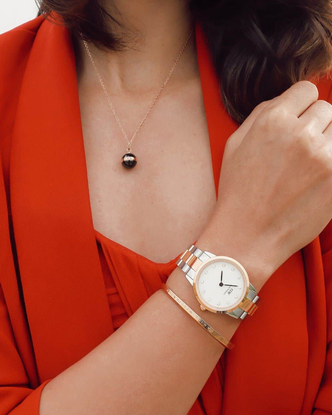 Aakriti Ranaさんのインスタグラム写真 - (Aakriti RanaInstagram)「It’s always better when we are together! 💕 Completing my power suit with dainty necklace and hand cuff from @danielwellington , also love wearing a classic watch to give the perfect look!   Use my code ‘AAKRITI’ and get 15% additional discount on their entire website! 🎉 #betheonetogoforit #DanielWellington #DWIndia #AD  ——————————————————- 📸 @duagunjan #AakritiRana #couple #coupleshoot #couplephotography #instacouple」10月4日 15時37分 - aakritiranaofficial