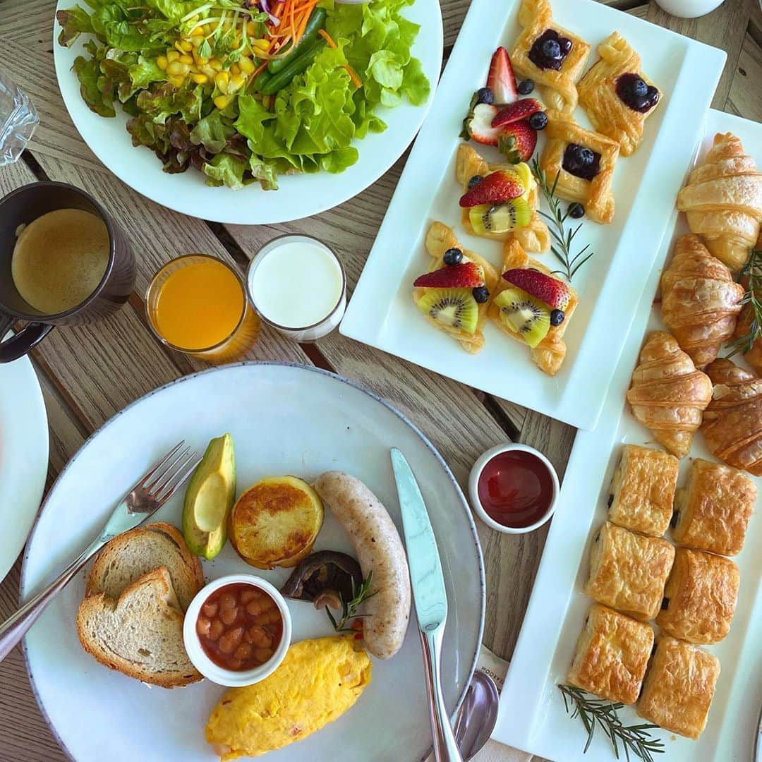 GYEON SEOのインスタグラム：「_* brunchin’ 🍳🥯🥓 . . #queengsnap」