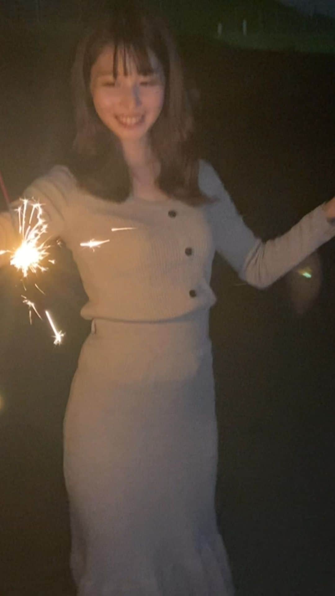 伊藤朱里のインスタグラム：「🎇」
