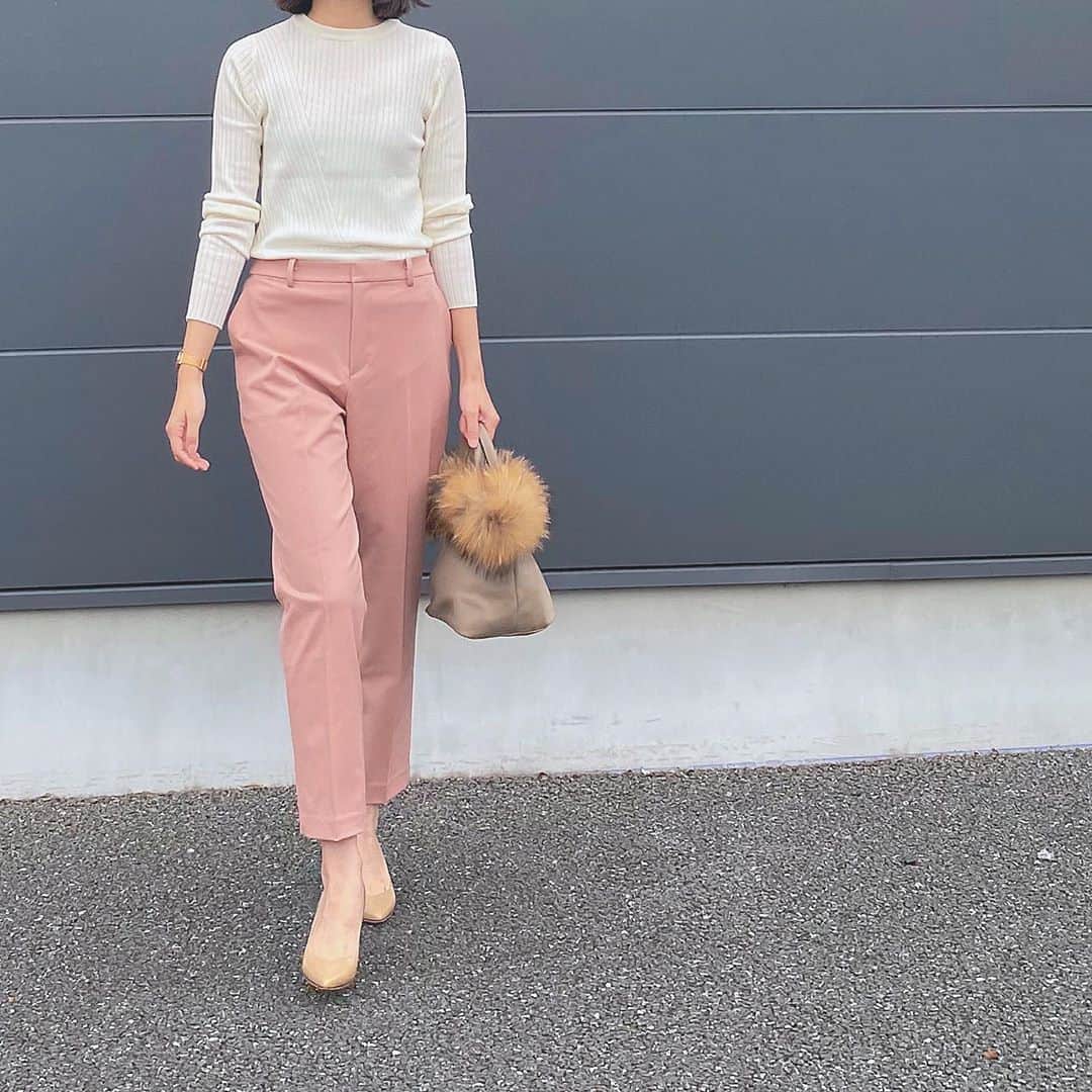 Mameのインスタグラム：「TOPS: @tonal_official  BOTTOMS: @uniqlo  . 着心地が良くてスッキリ見えのTONALリブニットに、UNIQLOスマートアンクルパンツ😊」