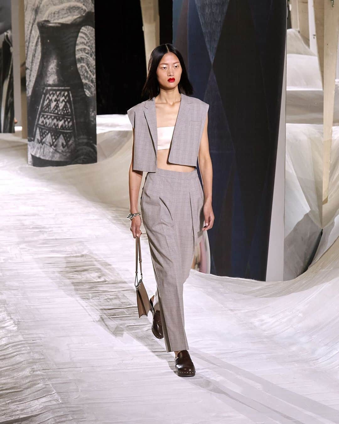 のインスタグラム：「In touch with the senses.  #SpringSummer2021 #Hermes #HermesFemme #PrinceOfWalesCheckJumpsuit #MorsDeBrideBag」